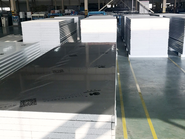 復合板生產(chǎn)車間